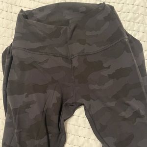 Lululemon align High Rise 28’ black camo leggings